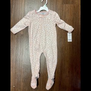 Carter’s NWT sleepwear  18. Months